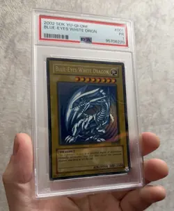 Yu Gi Oh TCG Blue Eyes White Dragon Holo Ultra Rare Kaiba SDK001 PSA 1 Poor - Image 1