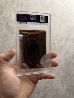 Yu Gi Oh TCG Blue Eyes White Dragon Holo Ultra Rare Kaiba SDK001 PSA 1 Poor - Image 2