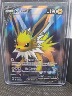 Pokemon TCG Jolteon v Full Art Card 177/203 Evolving Skies - Image 1