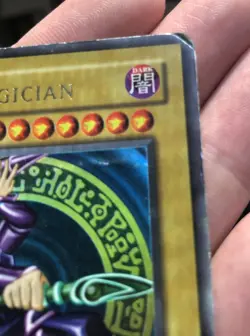 Dark Magician SDY-006 Unlimited Ultra Rare YuGiOh! Yugi Starter Deck DMG Damaged - Image 3