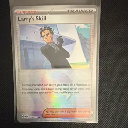 Pokemon Larry's Skill Trainer Holo 115/131 Sv: Prismatic Evolutions - Image 1