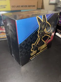 Pokemon TCG: Crown Zenith Elite Trainer Box - 10 Packs 820650851476 - Image 3