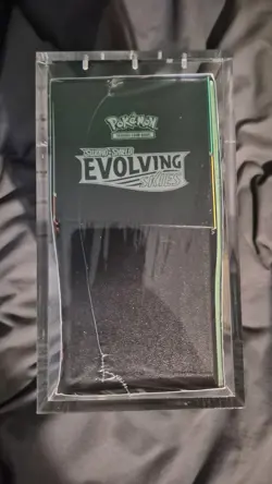Pokemon TCG Evolving Skies Elite Trainer Box ETB New Sealed with acrylic case - Image 4