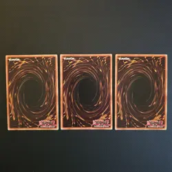 Yugioh Dark Magician x3 (CT14-EN001) Secret Rare Limited Edition NM/M - Image 2