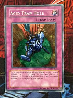 Acid Trap Hole - Dark Duel Stories - DDS-005 Yu-Gi-Oh! Secret Rare Near Mint - Image 1