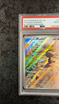 2025 POKEMON PFL EN PALDEAN WOOPER ILLUSTRATION RARE #102 NM-MT PSA 8 - Image 3