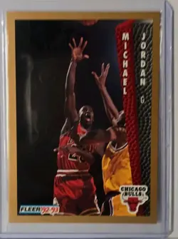 Fleer 1992-93 Michael Jordan #32 Chicago Bulls NBA Basketball Base CLEAN CARD!!! - Image 1