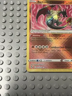 Radiant Charizard 011/078 Pokemon GO Holo - Image 2