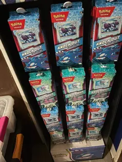 Pokemon Knock Out Collection Kyogre set - Image 1