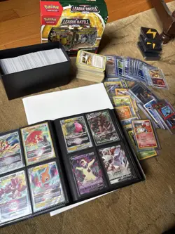 Huge 1300+ Pokemon Card Lot Vintage + Modern Binders Sealed *See Description* - Image 2