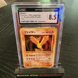 MOLTRES - HOLO - CGC NM 8.5 - 1997 POKEMON JAPANESE FOSSIL - No. 146 - Image 1