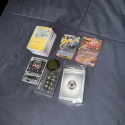 Pokemon Card Lot: 100 Mixed ,40 Energy Doublade Art Rare + ETB Dice & Coin Set - Image 1