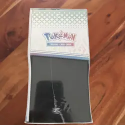 Pokemon TCG Prismatic Evolutions Elite Trainer Box ETB Englisch NEU/OVP - Image 4