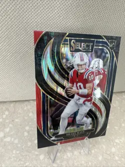 2024 Panini Select - Premier Level Drake Maye #113 Black & Red Shock Prizm (RC) - Image 3