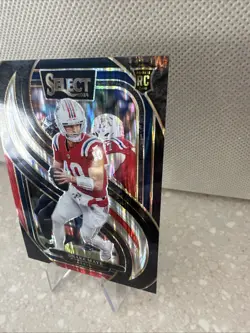2024 Panini Select - Premier Level Drake Maye #113 Black & Red Shock Prizm (RC) - Image 4