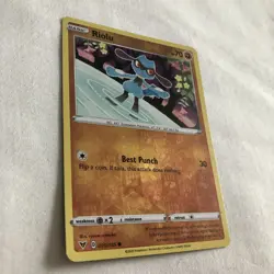 Riolu 090/185 Reverse Holo SWSH Vivid Voltage NM Pokemon card - Image 2