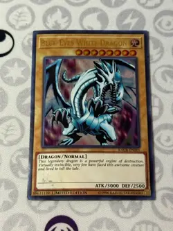 Blue-Eyes White Dragon - KACB-EN001 - Ultra Rare (DMG) - Yugioh - Image 1