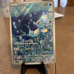 2024 Pokemon TCG SV6.5: Shrouded Fable Horsea 067/064 Holo Illustration Rare NM+ - Image 1