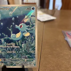 2024 Pokemon TCG SV6.5: Shrouded Fable Horsea 067/064 Holo Illustration Rare NM+ - Image 3