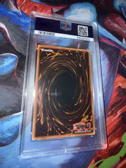 Elemental HERO Shining Flare Wingman EEN-036 (Ultra Rare, 1st Edition); PSA 8 - Image 2