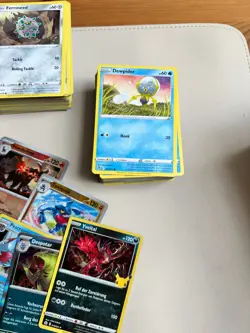 Pokemon Karten TCG Sammlung 50 Karten mit Reverse + Holo Rare - Englisch NM - Image 5