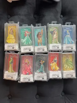 Figpin Lot Disney 10Princesses Ariel Belle Aurora Snow White Cinderella and More - Image 1