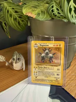Pokemon Magneton 9/102 Base Set Holo 1999 WOTC Vintage LP/NM ✨ - Image 1