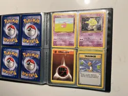 1999 Base Set Vintage Pokemon Trading Card Folder w/card lot Pikachu Charzard - Image 5