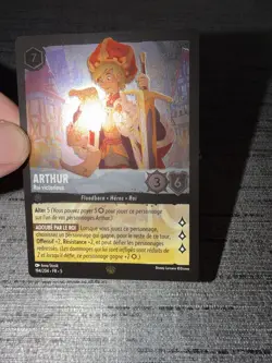 Carte Lorcana Disney TCG Arthur 194/204 FOIL Legendaire Chapitre 5 Francais Exc - Image 3