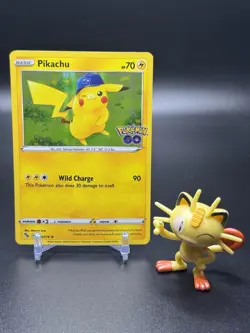 Pikachu 028/078 Pokemon GO Holo Rare - NM - Image 1