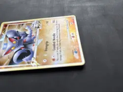 Pokemon TCG Gliscor 4 Rising Rivals 62/111 Reverse Shattered Holo Common 2007 - Image 2