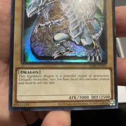 Blue-Eyes White Dragon SDBE-EN001 Unlimited Ultra Rare NM- +Bonus FREE SHIPPING! - Image 2