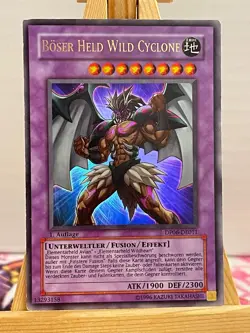 Boser Held Wild Cyclone DP06-DE011 Ultra Rare Deutsch Poor YUGIOH - Image 1