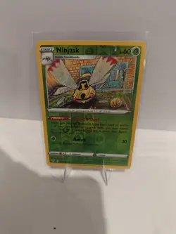 Pokemon Card Ninjask 014/185 Vivid Voltage Reverse Holo - Image 1