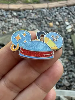 2025 Disney Hidden Mickey Wave B Genie Super Chaser Pin - Image 2