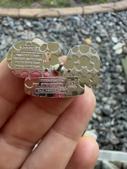 2025 Disney Hidden Mickey Wave B Genie Super Chaser Pin - Image 3