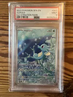 2024 POKEMON SFA EN-SHROUDED FABLE ILLUSTRATION RARE #067 HORSEA PSA 9 - Image 1