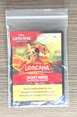 Disney Lorcana Promo *MICKEY MOUSE-BRAVE LITTLE TAILOR PIN BADGE* Unused/Sealed - Image 2