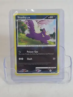 Stunky Reverse Holo 76/100 Majestic Dawn Pokemon Card Rare 2008 - Image 1
