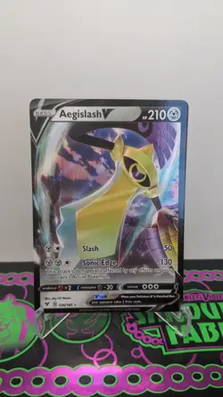 Pokemon TCG #126/185 Aegislash V Sword & Shield Vivid Voltage NM - Image 1