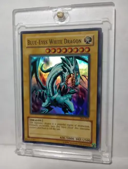 2004 Yu-Gi-Oh! Blue-Eyes White Dragon SKE-001 1st Edition Great Shape - Image 4