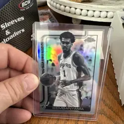 Topps Chrome Refractor Victor Wembanyama San Antonio Spurs 2025 #221 💎 mint 💎 - Image 1