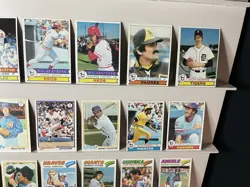 1970’s Topps Baseball 50-Card Lot HOF’s Stars Rookies EX-NRMT Vintage - Image 4