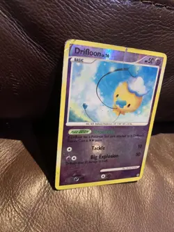 Pokemon TCG Drifloon SHINY SH1 Stormfront Diamond & Pearl era (DMG) - Image 2