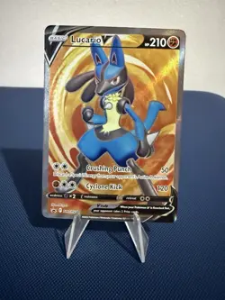 Lucario V Swsh213 Swsh: Sword & Shield Promo Cards Holo - Image 1