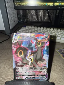 Pokemon Umbreon VMAX Alternate Art Ultra Rare Holo 215/203 Evolving Skies - Image 1