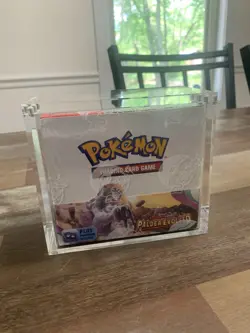 Pokemon Scarlet and Violet Paldea Evolved Booster Box New Sealed + Display Case 820650863493 - Image 1