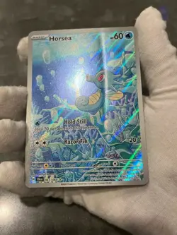 Pokemon TCG Horsea 067/064 Shrouded Fable Holo Illustration Rare DMG - Image 3