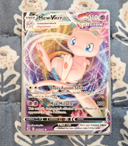 Mew VMAX 114/264 Non-HOLO Swsh08: Fusion Strike Regular - Pokemon - Image 1