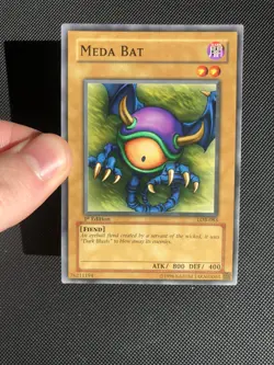 Yugioh! Meda Bat LOB-083 1st Edition NA English Vintage - Image 1